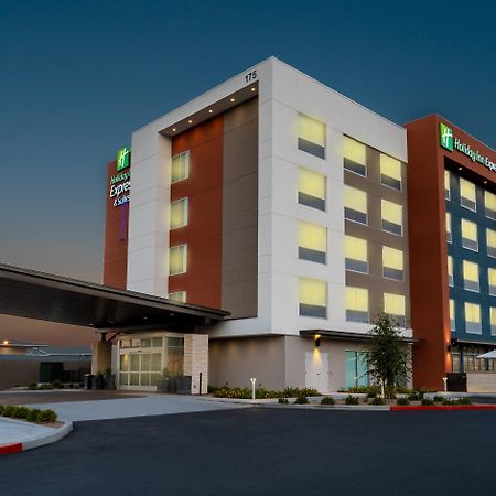 Holiday Inn Express & Suites - Las Vegas - E Tropicana By Ihg Eksteriør billede