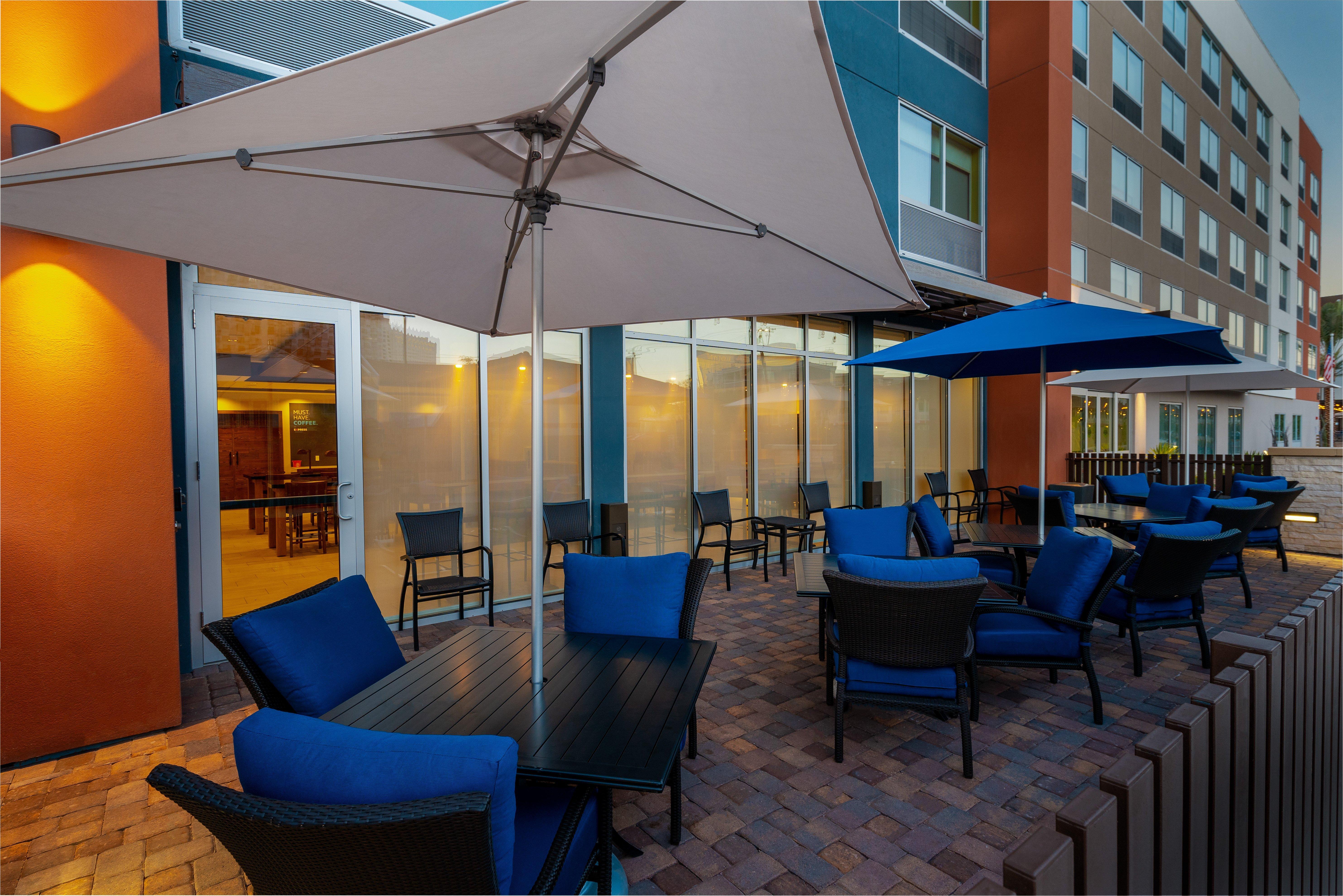 Holiday Inn Express & Suites - Las Vegas - E Tropicana By Ihg Eksteriør billede