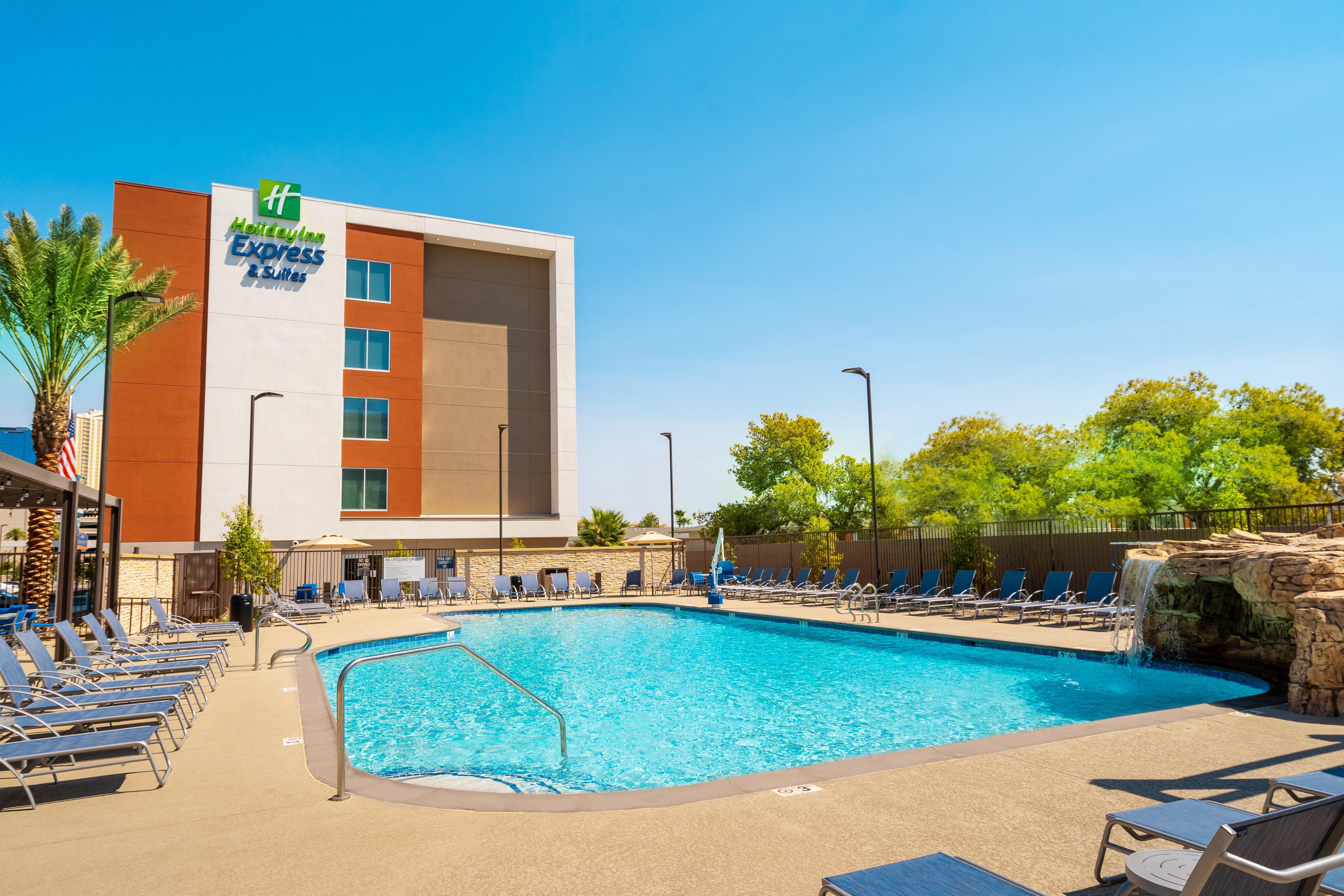 Holiday Inn Express & Suites - Las Vegas - E Tropicana By Ihg Eksteriør billede