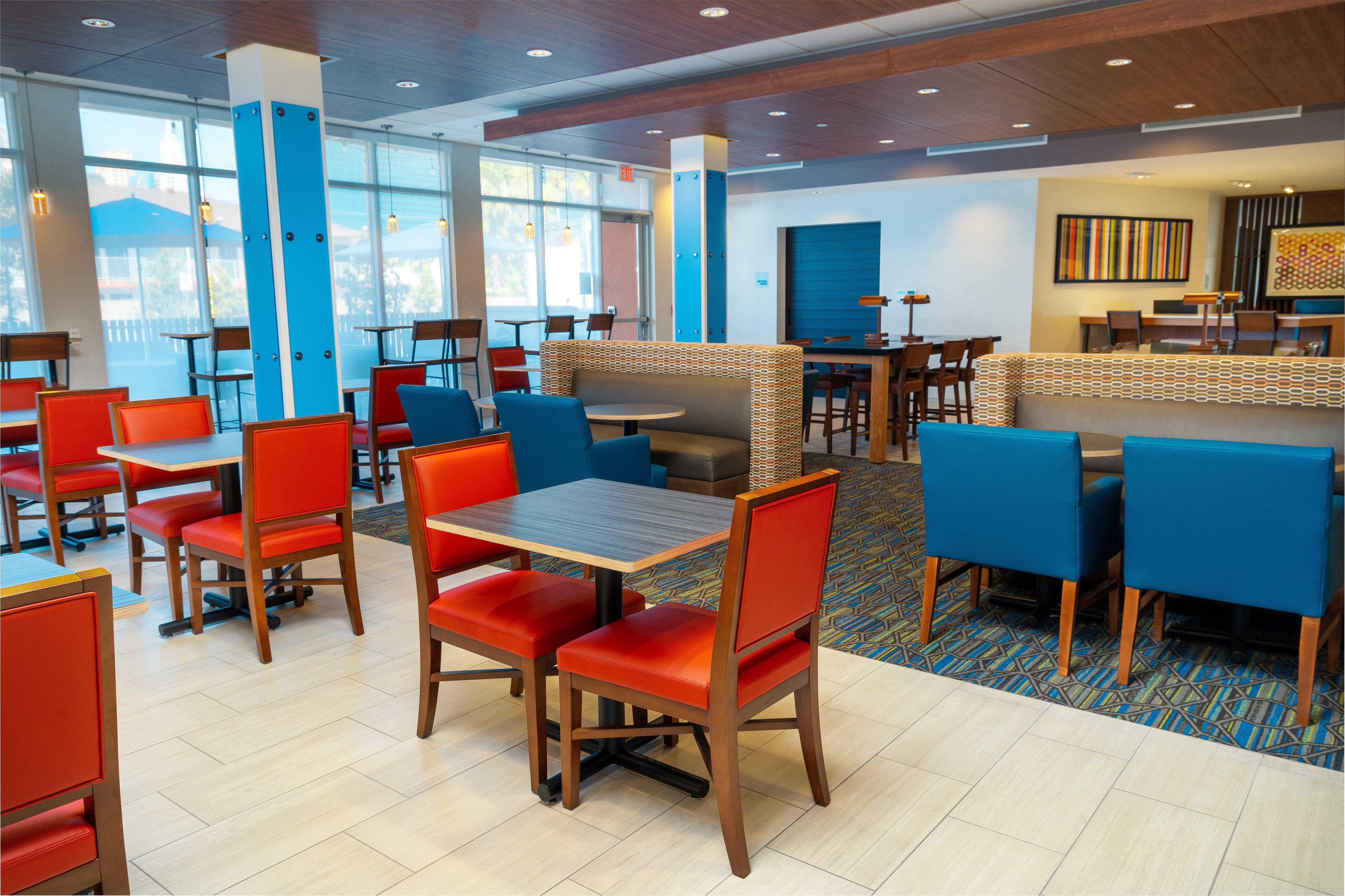 Holiday Inn Express & Suites - Las Vegas - E Tropicana By Ihg Eksteriør billede